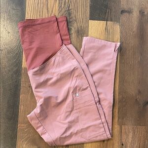 Figs rose colored Yola Maternity scrub pants sz medium